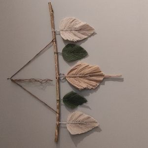 Macrame leaf cream and alive color
